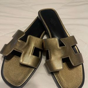 Trendy Hermès H bronze sandal flats NEW